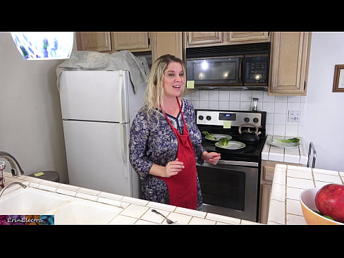 ❤️ Stepmom milking him in the kitchen before his date. Quality sex at en-gb.dickies-shop.ru